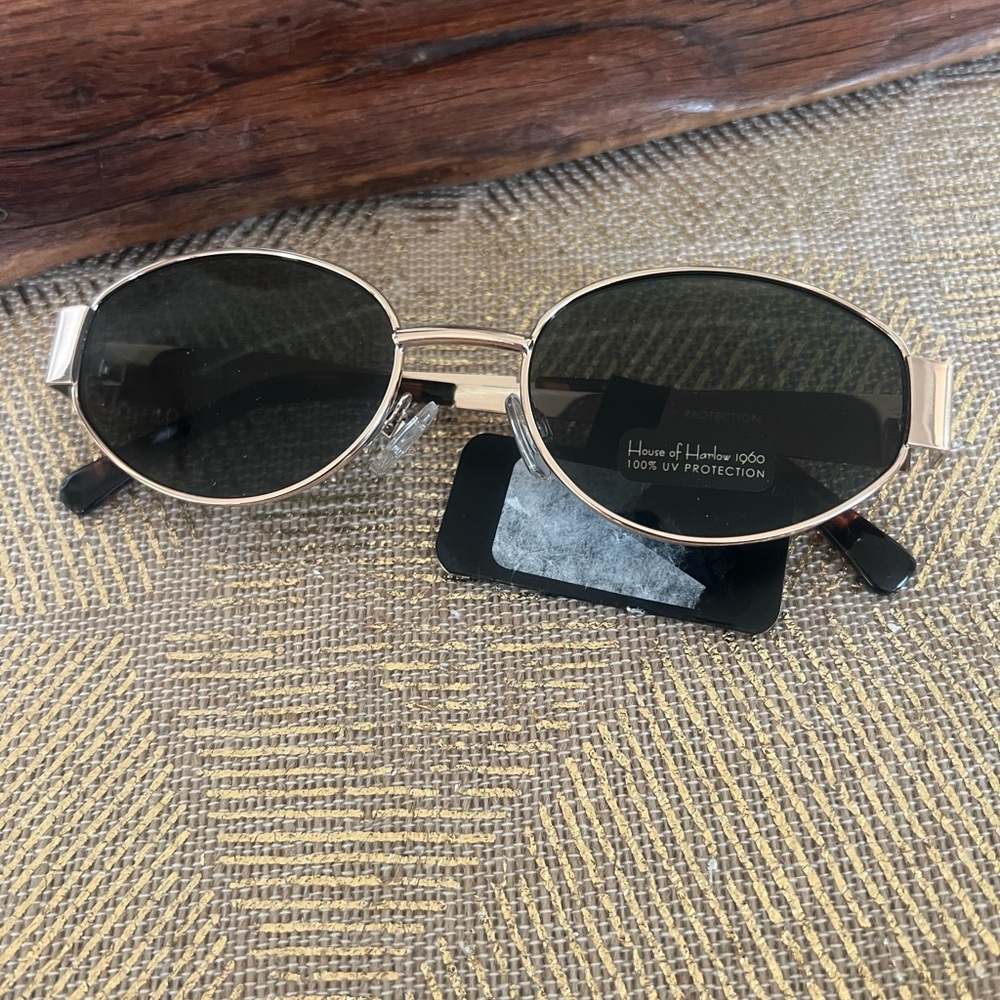 New!  House of Harlow 1960 sunglasses.  
100% UV‎ protection. - Picture 4 of 5